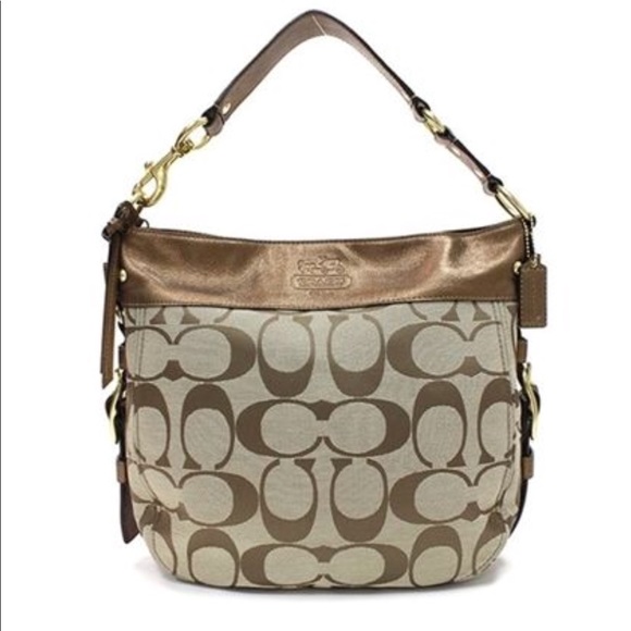 Coach Handbags - ⚜️Coach ZOE Handbag